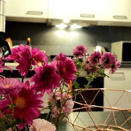 Business Apartment Mit Kuche Fur 1-3 +Netflx+5G Wlan Nahe Der Mhh Im Industrial Design Hannover Bagian luar foto